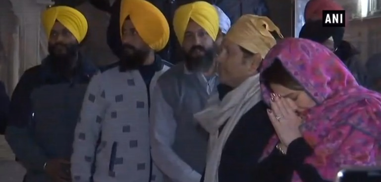 Tendulkar offer prayers at Golden Temple