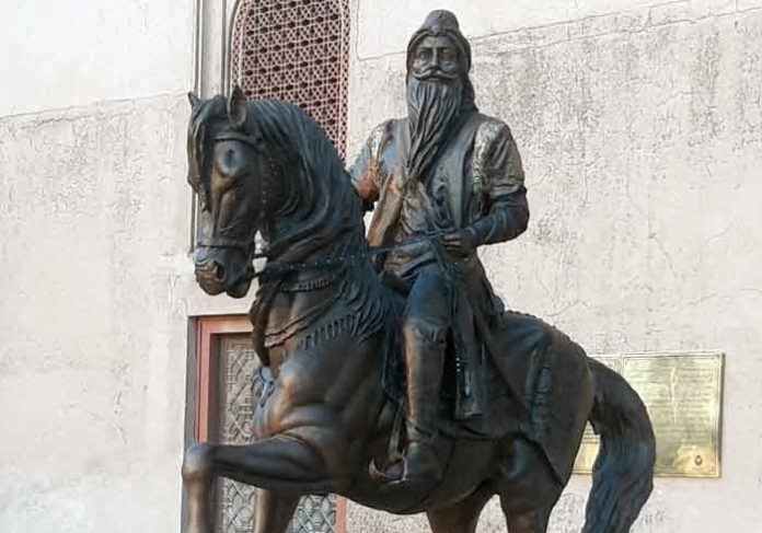 Maharaja Ranjit Singh’s life size statue in Lahore