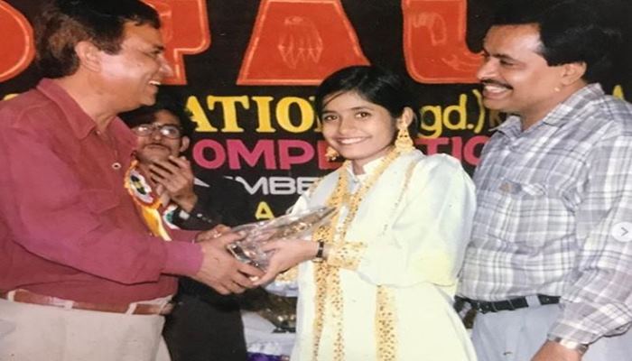 Miss Pooja Remembers Her Late Father And Post Emotional Note