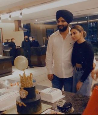 kv dhillon with wife