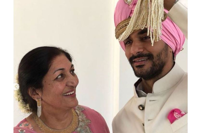 angad bedi marriage pic