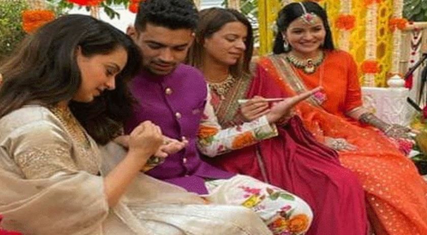 inside pic of kangana ranaut brother akshat wedding