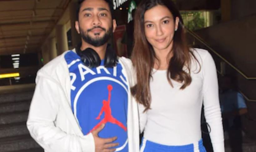 inside pic of gauhar and zaid at airport