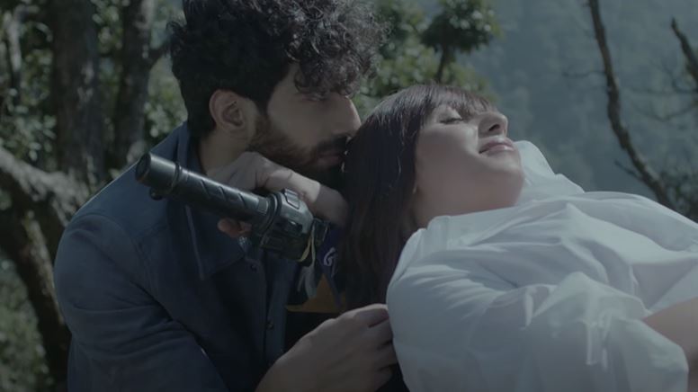 inside image of neha bhasin new song