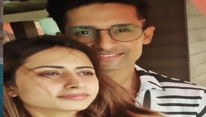 Sargun and Ravi, -min