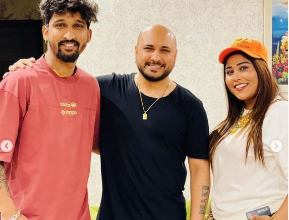 inside image of b praak and afsana khan