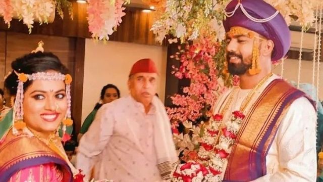 Indian Idol 12’s Sayli Kamble ties knot with boyfriend Dhawal, see pics (3)