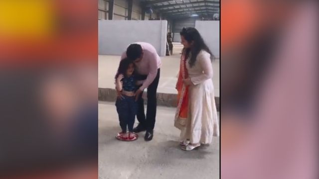 Viral: Little girl blesses new vehicles with her footprints, people say, 'Betiyan are blessings'