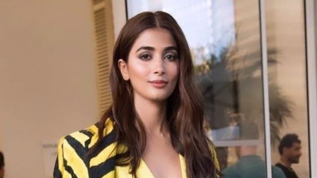 Cannes Film Festival 2022 Day 3: Pooja Hegde looks stylish in a mini blazer dress