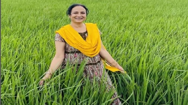 Singer Satwinder Bitti Shares Her Wedding Pictures Fans Are Loving It 
