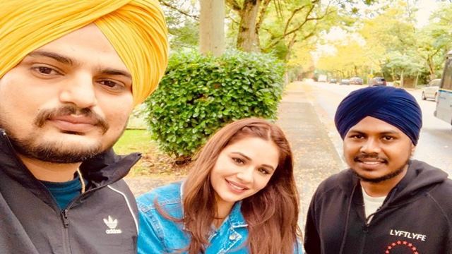 inside image of mandy takhar