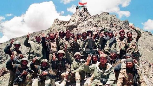 From Akshay Kumar to Anupam Kher, Bollywood celebs pay tribute to Indian soldiers on Kargil Vijay Diwas