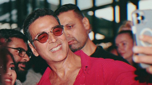 Akshay Kumar becomes 'highest taxpayer' in India, gets honoured by Income Tax department