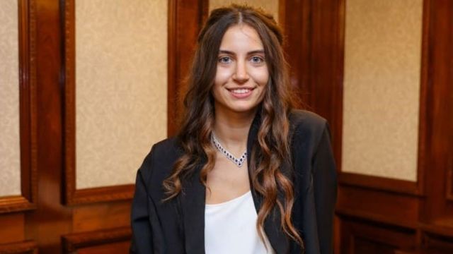Miss England 2022 finalist Melisa Raouf becomes first woman to compete in beauty pageant without makeup