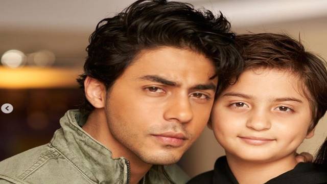 aaryan khan with younger brother