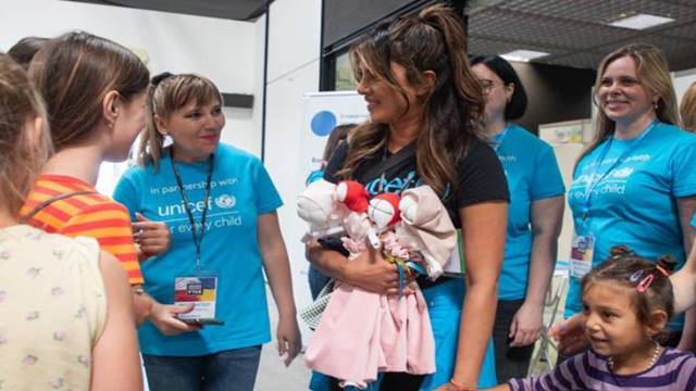 inside image of bollywood actres priyanka unsef