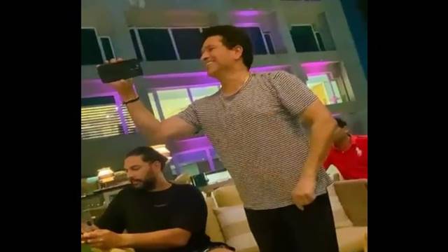 inside image of sachin and yuvraj singh