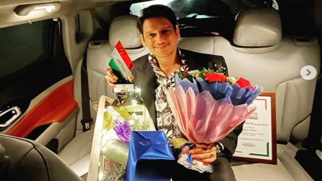 inside image of vijay varma pic