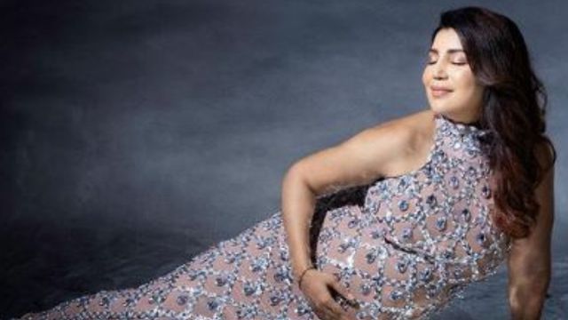 Debina Bonnerjee pics