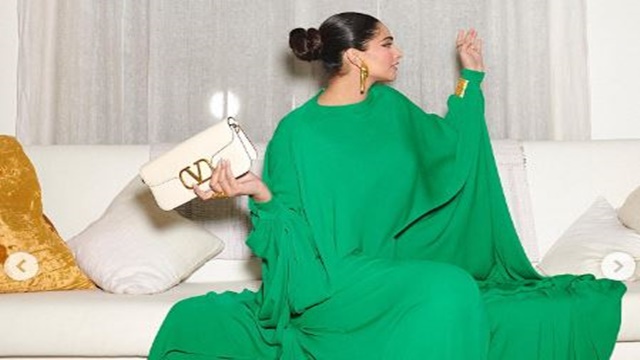 inside image of actress sonam kapoor