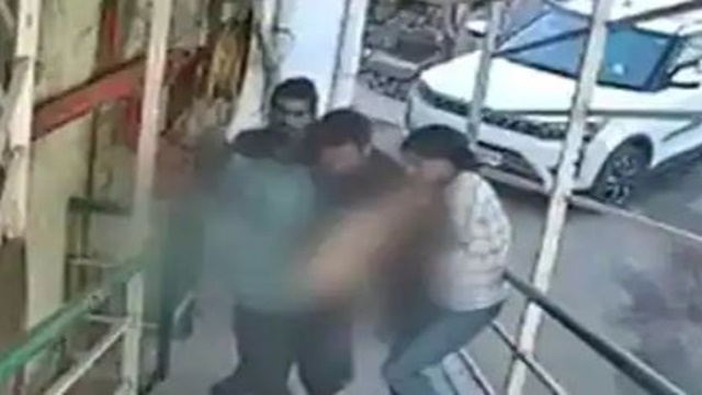 inside image of tunisha sharma dead body