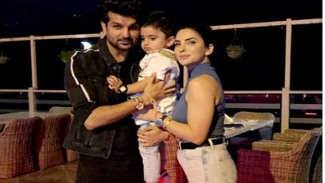 inside image of yuvraaj hans with hredaan